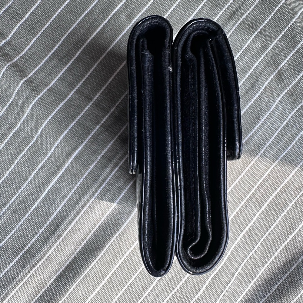 CHANEL‎ Black Quilted Leather Wallet - Picture 5 of 11